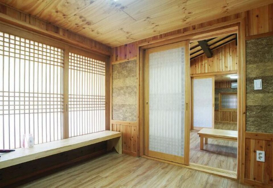 2. 찬이네 초가집 ..