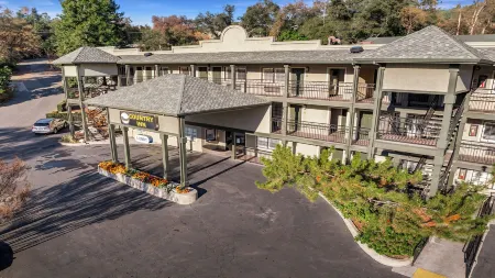 Country Inn Sonora Отели в г. Джеймстаун