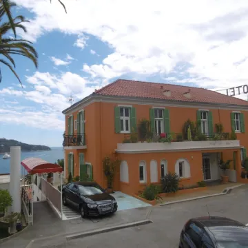 Hôtel la Flore Hotels near Soneva