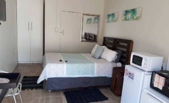 8 Soenie Avenue Self Catering