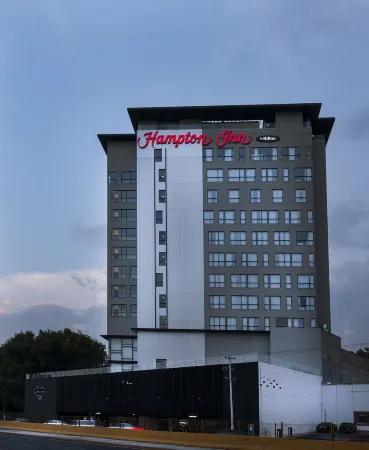 HAMPTON INN BY HILTON SAN LUIS POTOSI Отели рядом с достопримечательностью «Parque Central-Nara Garden»