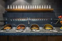 Crowne Plaza CHICAGO OHARE HOTEL & CONF CTR by IHG - breakfast