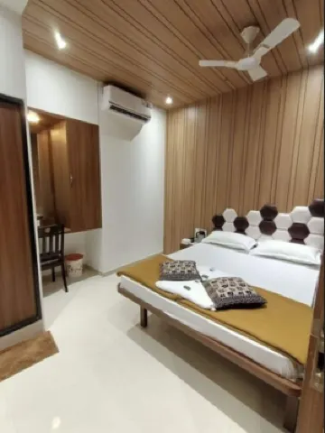 Hotel Nice Stay Hotels near Borivali Railway Station