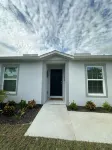 Spacious and private bedroom in a modern new home in Port Charlotte with AC,WiFi 래리 테일러 키와니스 공원 주변 호텔