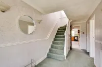 Kidlington 3 Br House with Parking & Large Garden