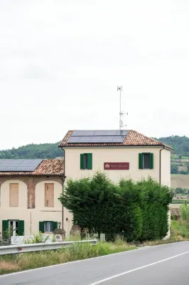 Acero Rosso Hotels in Montemagno