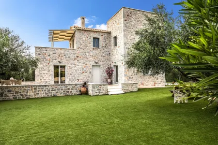 EFMAR EXCLUSIVE RESIDENCES