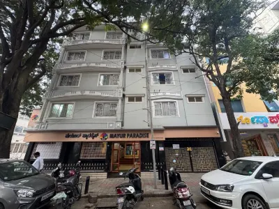 Mayur Paradise Hotel a 