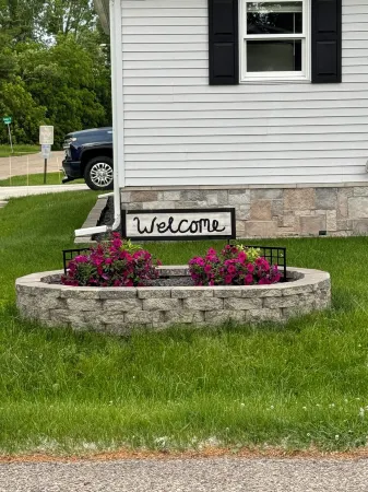 Charming 3-bedroom River/Lake Accessible House across from Clemins River Resort