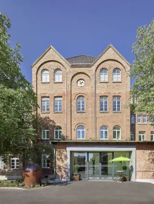 蓋布里恩 默德靈住宿飯店