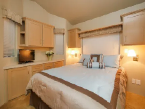 The Cottages at Golden Village Palms RV Resort Hoteles en Hemet