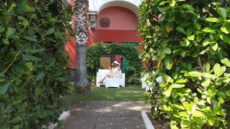 Marea Luxury Rooms Отели в г. Вико-Экуэнсе