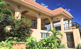 Villa Coral Guesthouse