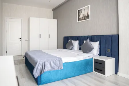 Apartment's by Passage Hotel Nz Отели рядом с достопримечательностью «Дворец Ширваншахов»