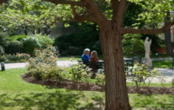 Hôtellerie l'Enclos Rey Các khách sạn gần Tháp Eiffel