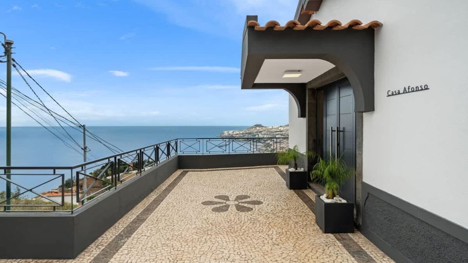Casa Afonso Bay Views & Outdoor Living