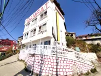 호텔 삼라트, 몰 로드에 위치, 무료 주차 포함 Bhadraj Devta Temple (Kandi Gaon) 주변 호텔