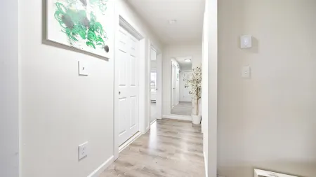 Ultra-Modern Luxe Sleek & Stunning Stay Отели рядом с достопримечательностью «Парк Харбор Айленд»