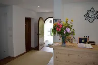 Al Trifoglio Hotels in Denno