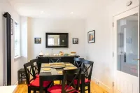 Cosy 3 Bedroom Home Next to Bicester Village! Hotels in Cherwell