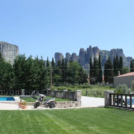 Monastiri Guesthouse