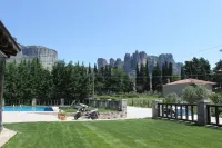 Monastiri Guesthouse Hotel a 