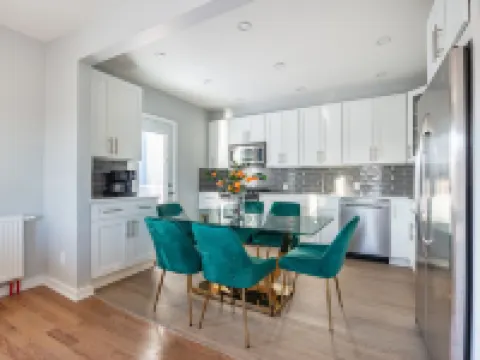 3BR Prime Luxury near NYC w Arcade Room Hotels in Yonkers