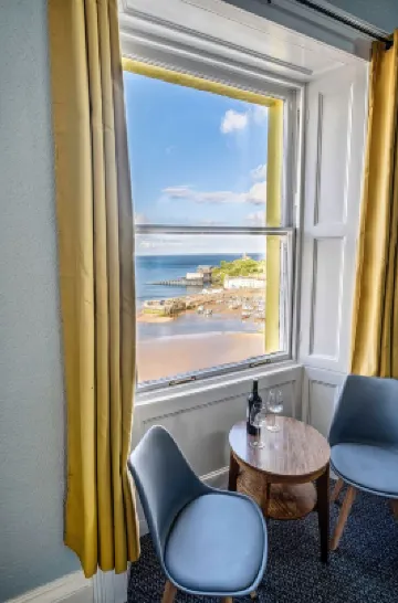 Royal Lion Hotel Photos