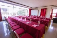 Luxpoint Hotel Surabaya Hotels in Gubeng