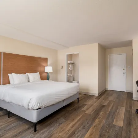 Nevada Flats Hotel Отели рядом с достопримечательностью «Концертный зал Pikes Peak Center»
