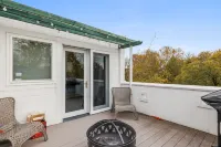 Condo Surrounded by Nature with Biking and Hiking - Charming Getaway Hotels in Michigan City