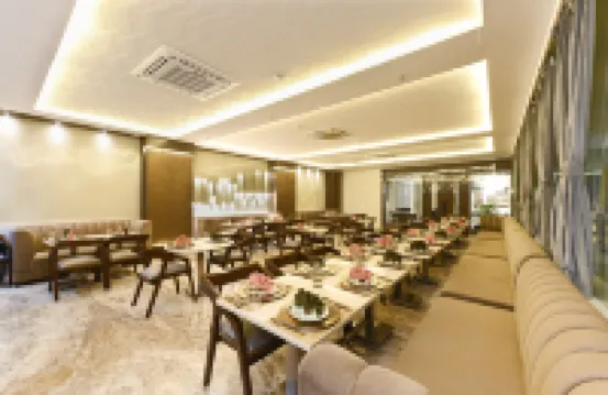 アバロン・パームス・アグラ