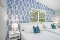 Tropical Oasis with Private Pool and Kayak - Gorgeous Hideaway Retreat