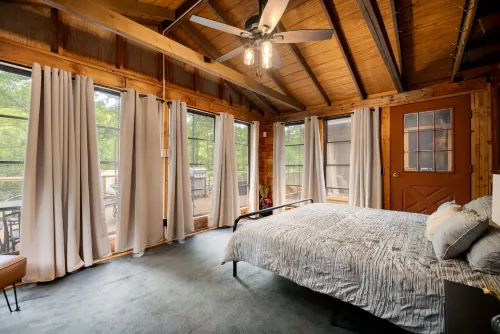 Cozy Retreat - Hot Tub, Firepit, Grill, Lake Access Hotels in Morgan County