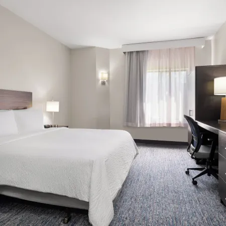 Garner Hotel Topeka West by IHG