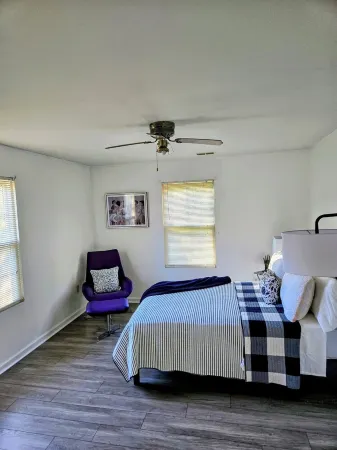 Cozy 2-bedroom condo in charming Stephens City