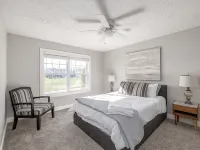 Relax in Style, Golf course Community Townhouse - 3440 Hotels in Lysander