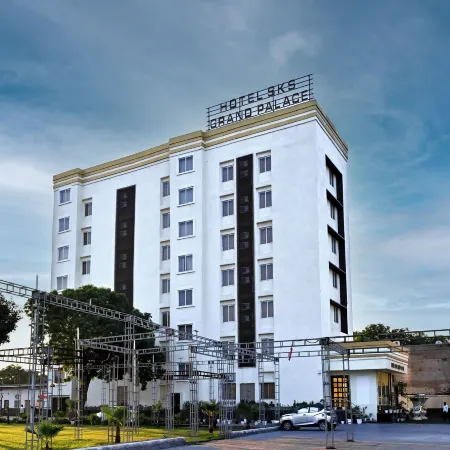 Hotel Sks Grand Palace-Vrindāvan