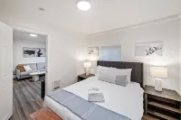 Charming Bremerton Cottage Hotels near Kitsap Regional Library, Bremerton - Dr. Martin Luther King Jr.