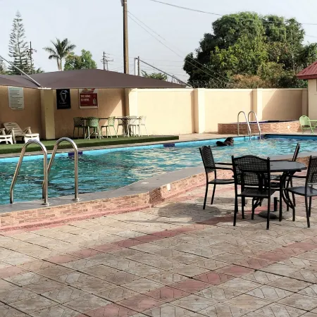 Steffan Hotel & Suites