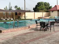 Steffan Hotel & Suites - Pool