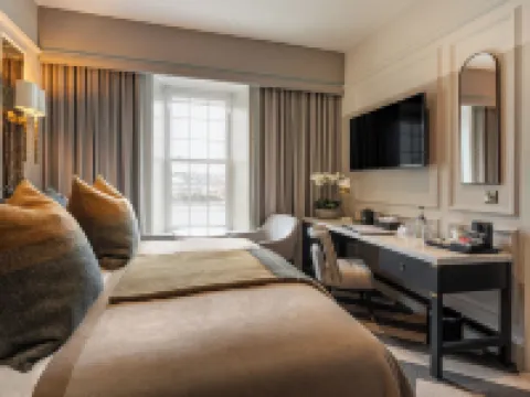 The Ebrington Hotel Hotels near Guildhall