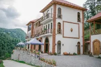 Hotel Chateau Iveri Hotel di 