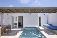 White Holidays Project - Hot Tub