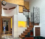 Rahees Bi Roambay -Backpacker Hostel