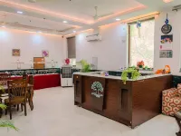Peepal Tree Residency Hotels near Select Citywalk