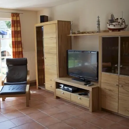 First-class semi-detached house (2009), around 90sqm, 200m from beach