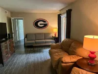 Walk to UGA: 2-bedroom condo in fabulous Athens