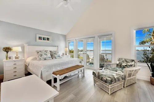 Seaside Escape - Waterfront Villa