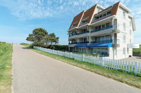 Apartment in Groote Keeten Near the Beach Отели в г. Callantsoog
